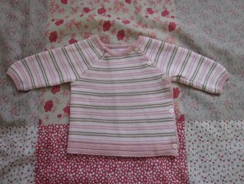 Brassière rayée rose 1 mois