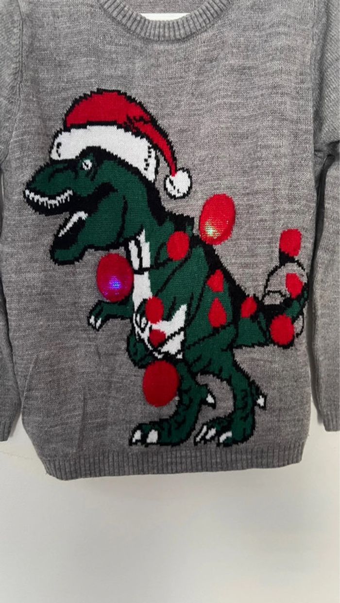 Pull en parfait état 100% acrylique marque lupilu 4/6 ans  avec led  lumineux - photo numéro 5