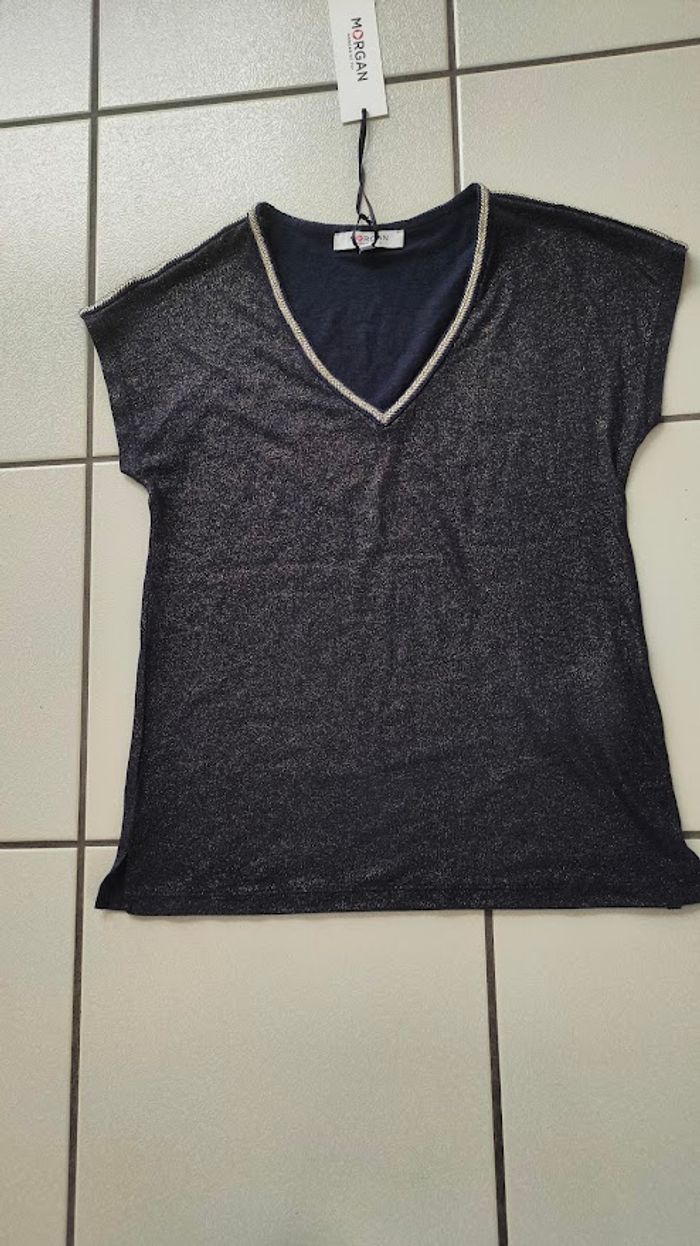 tee shirt MORGAN bleu marine avec liseret or col et épaule taille 36 NEUF - photo numéro 4