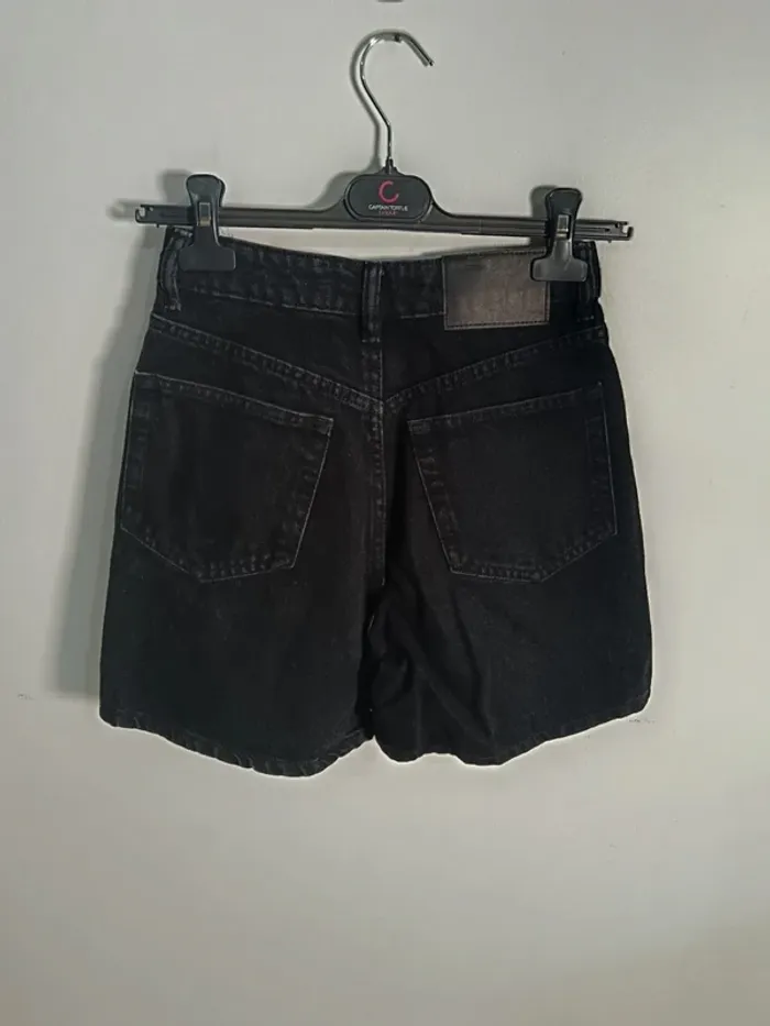C10 short noir Zara 32 - photo numéro 2