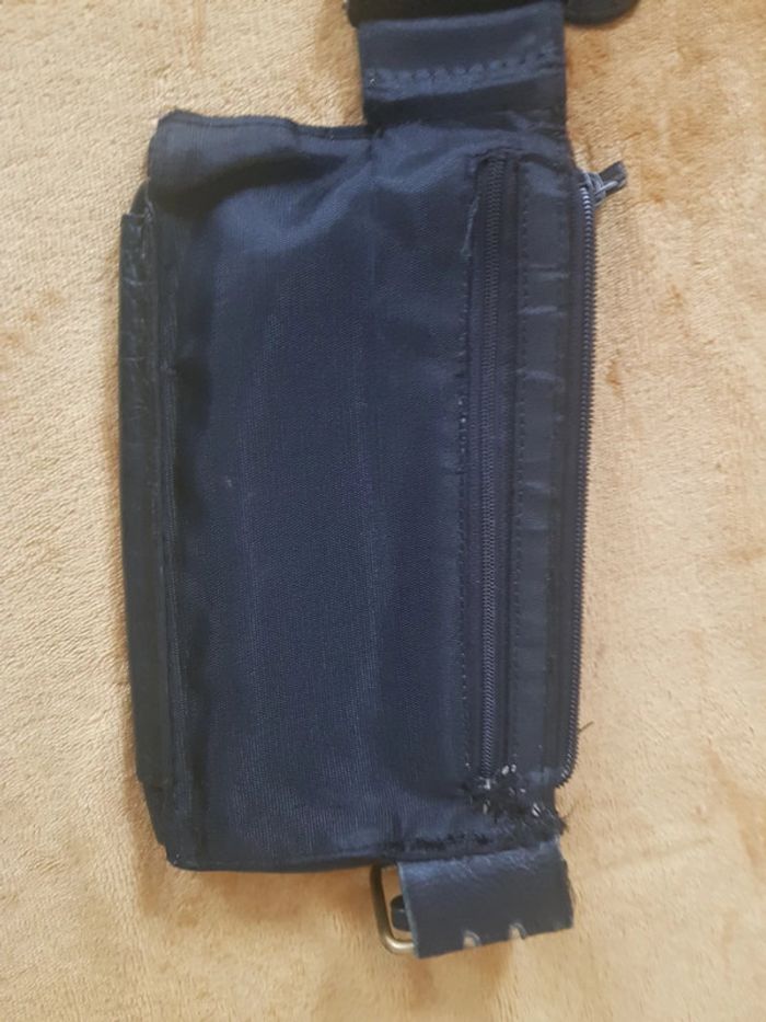 Sac ceinture/ banane en cuir - photo numéro 3