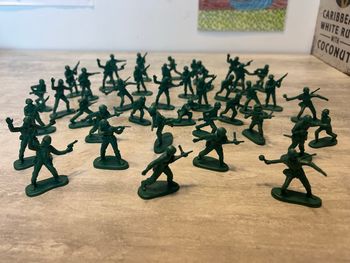 40 soldats en plastique jeu jouet figurine