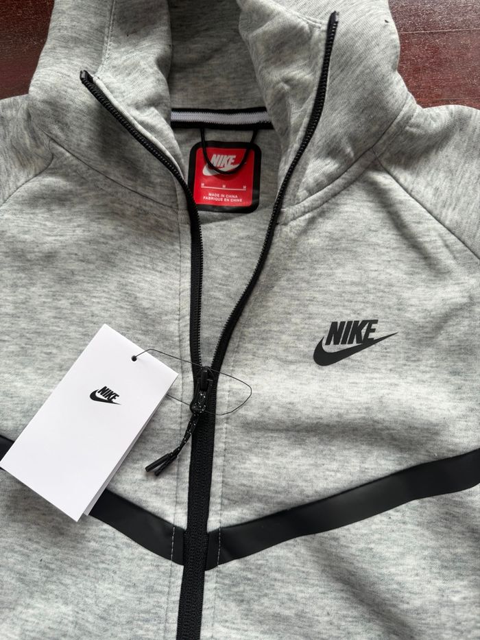 Nike Tech Fleece gris complet Taille M - photo numéro 2