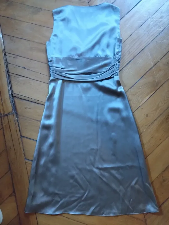 robe de soirée satinée Alain Manoukian t 36 100 % soie - photo numéro 9