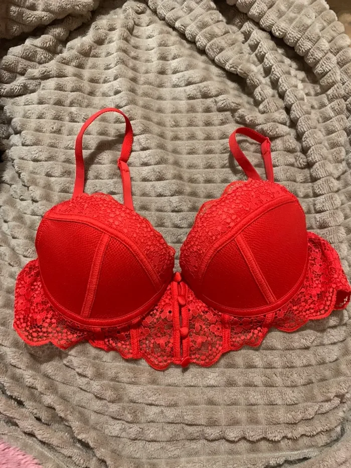 Soutiens gorge rouge