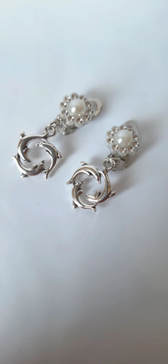 Boucles d’oreilles à clips dauphins argentés