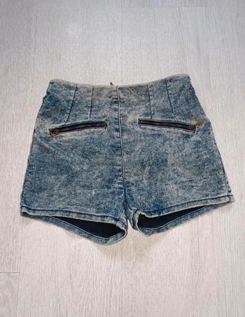 Short Bershka taille M