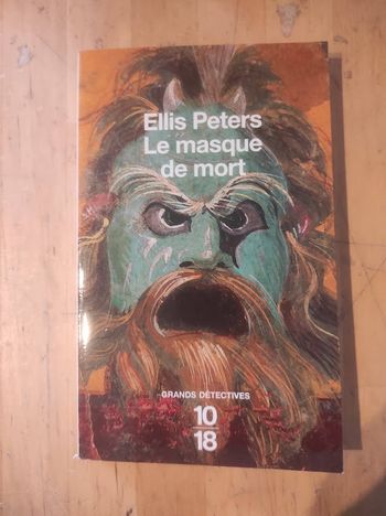 Le masque de mort Ellis Peters 10/18 Grands Détectives 2004