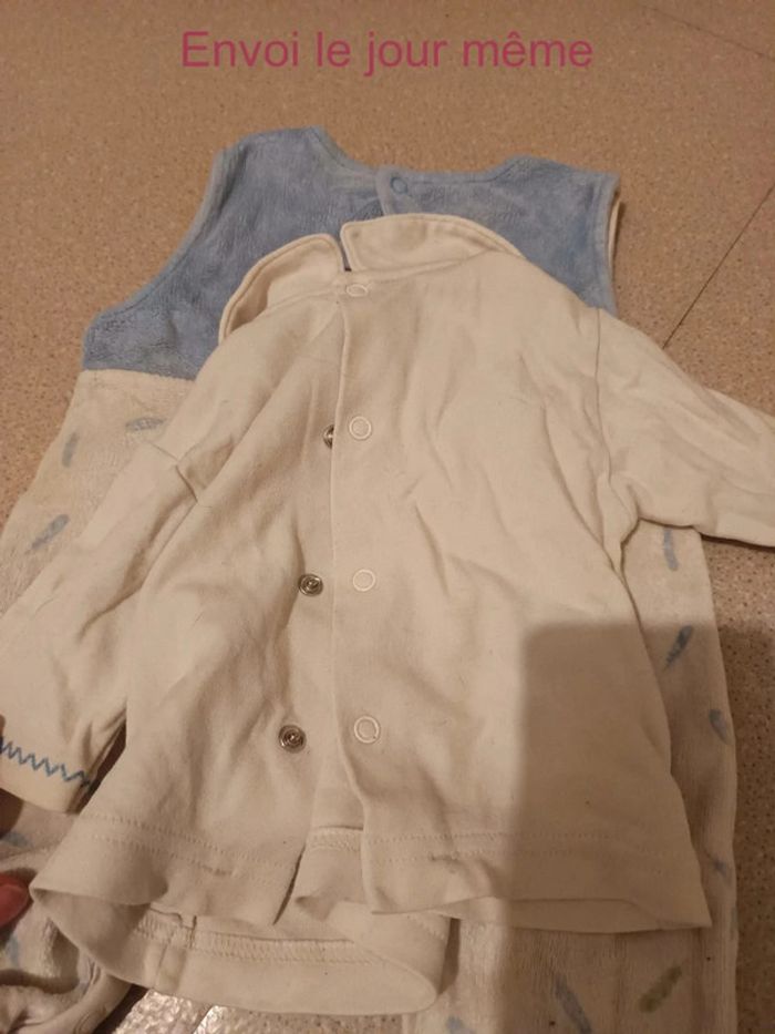 Ensemble trois pièces 1 mois - photo numéro 4