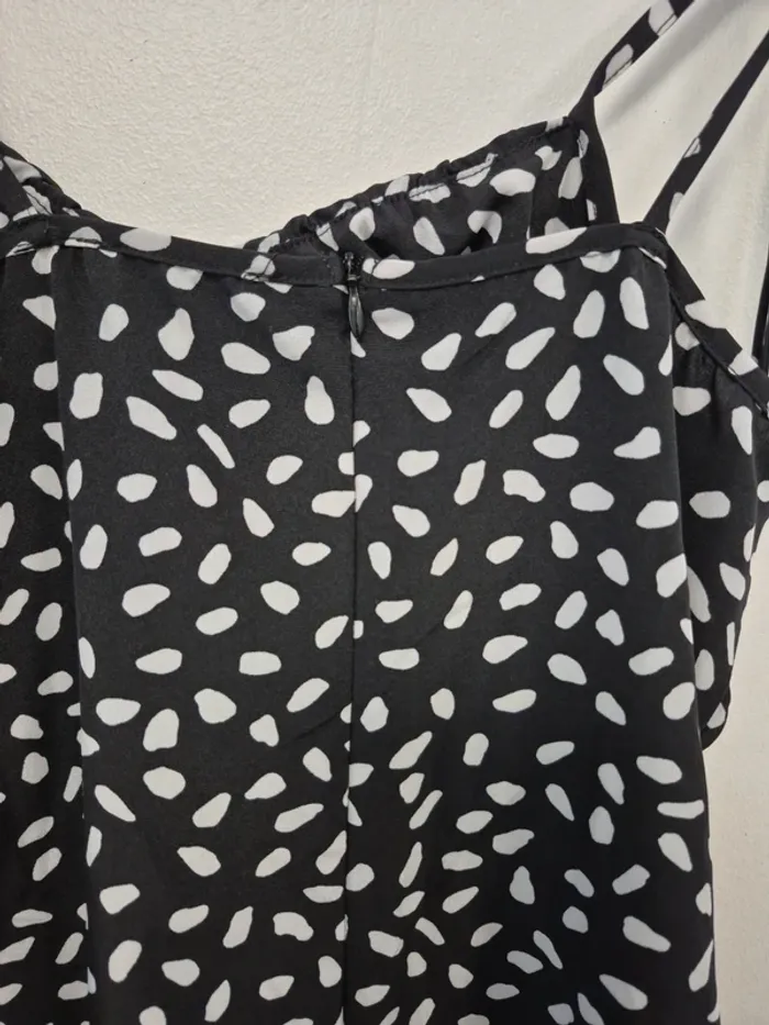 Robe noir et blanche courte - photo numéro 5