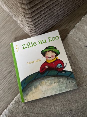 Zelie au zoo très bon état