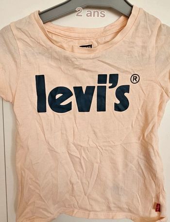 🌸 T-shirt Levi’s rose clair – Taille 2 ans 🌸
