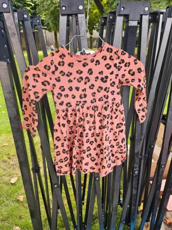 Robe H&M imprimé léopard 3 ans