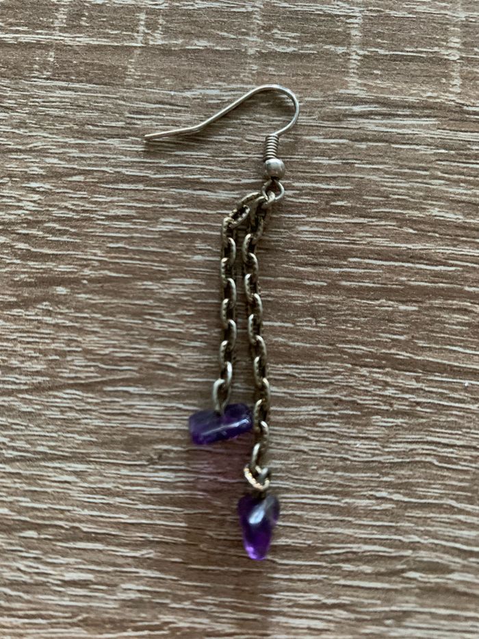 Boucles d’oreilles pendantes pierres violettes - photo numéro 2