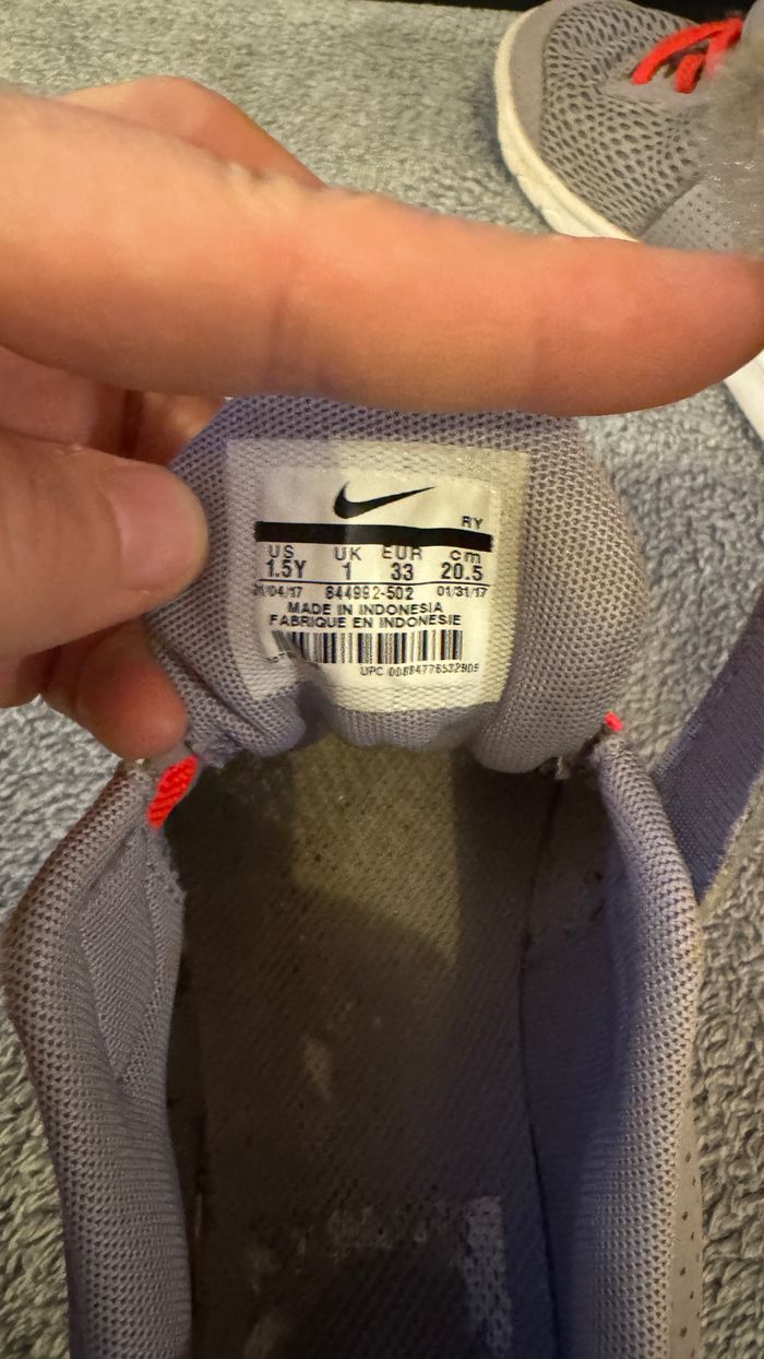 Chaussures nike révolution 4 taille 33 (sans boite) - photo numéro 4