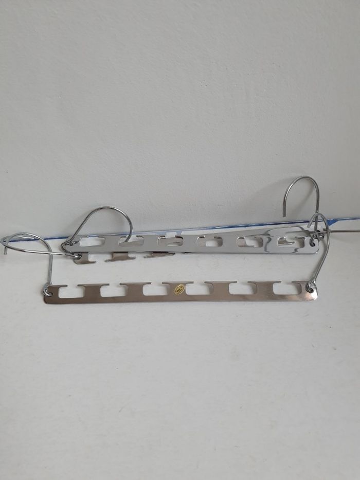 Lot de 3 cintres 6 crochets  en acier - photo numéro 3