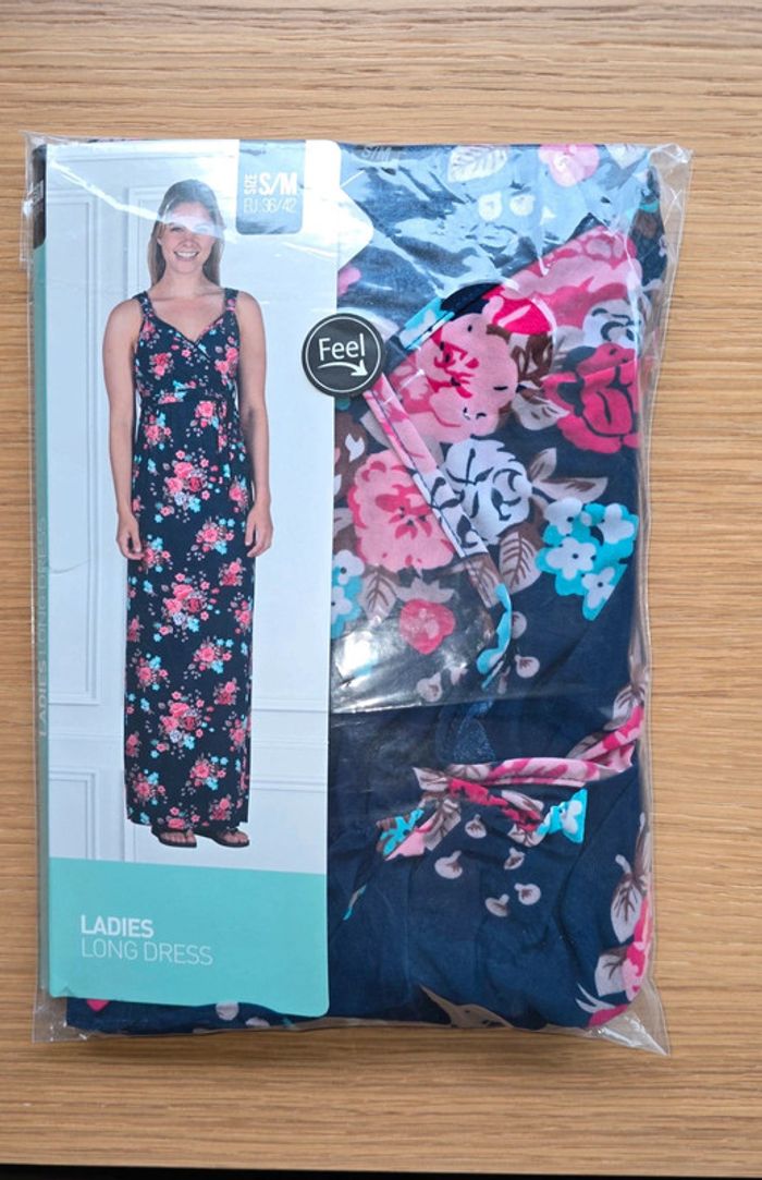 Robe longue fleurie Neuve Taille S/M - photo numéro 3