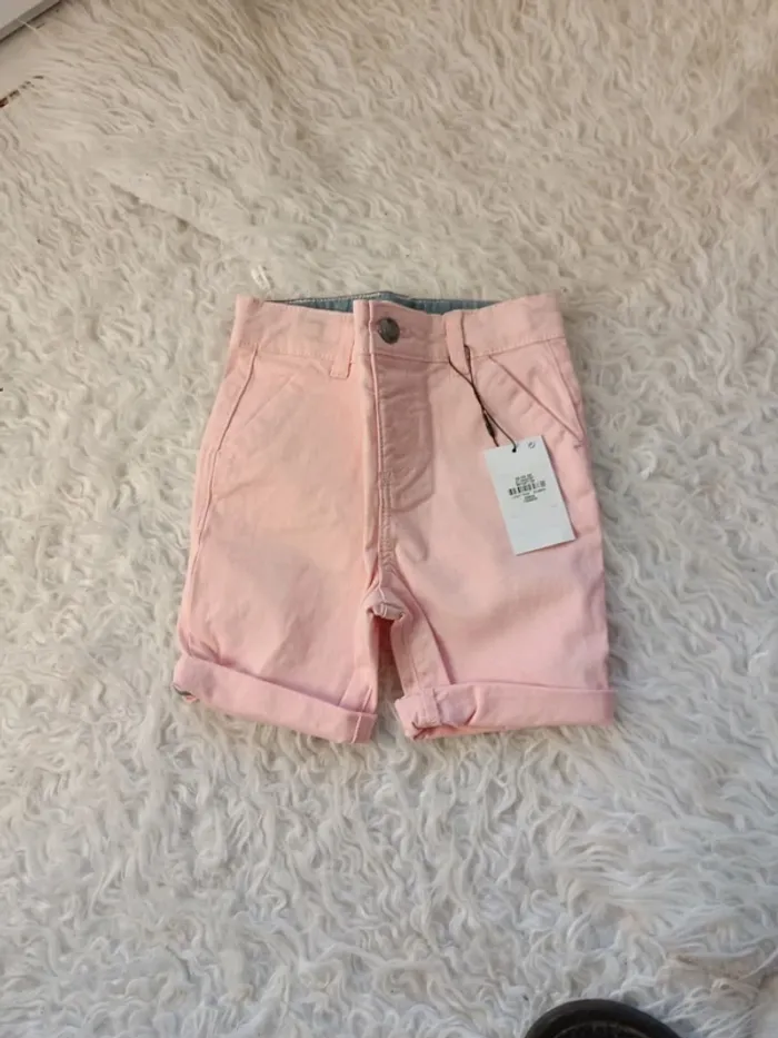 Short neuf 24 mois