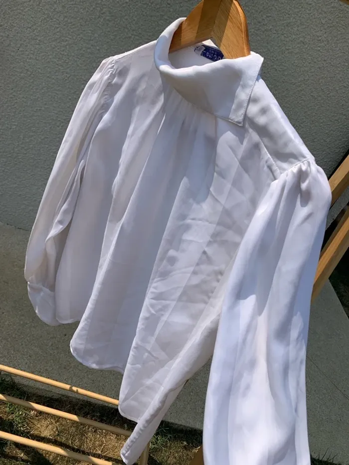 Blouse blanche satinée fluide - photo numéro 3