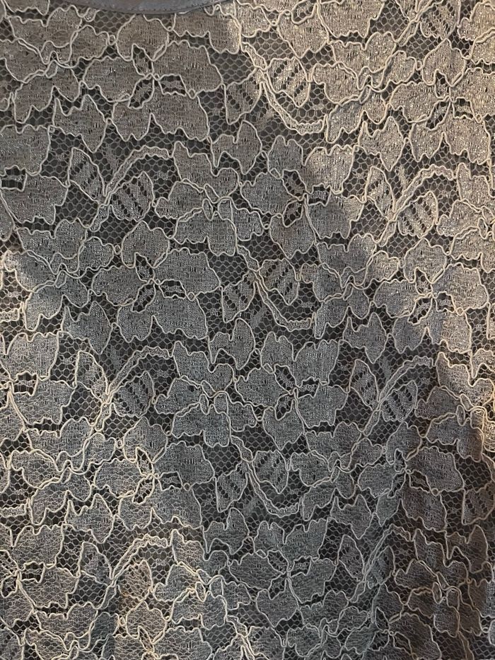 Tee-shirt dentelle taille 40/42 - photo numéro 10