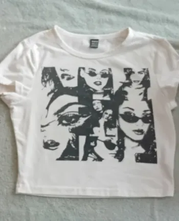 Très joli Tee-shirt imprimé shein taille 36