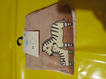 lot de deux pyjamas fille en velours zebre avec pieds antiderapants 23 mois