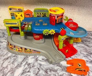 Mon premier garage interactif tut tut bolide Vtech