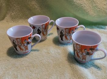 lot de 4 tasses Maxim's de Paris état neuf