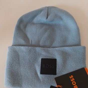Bonnet hugo boss neuf avec étiquette 100% authentique