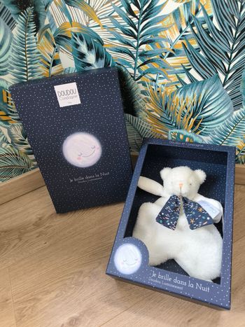 Doudou ours Luminescent
Neuf , jamais sorti de son emballage
Marque doudou et compagnie