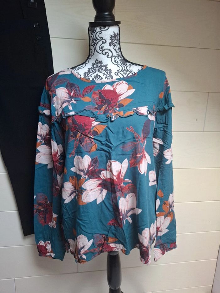 Lot pantacourt + blouse taille 40 - photo numéro 2