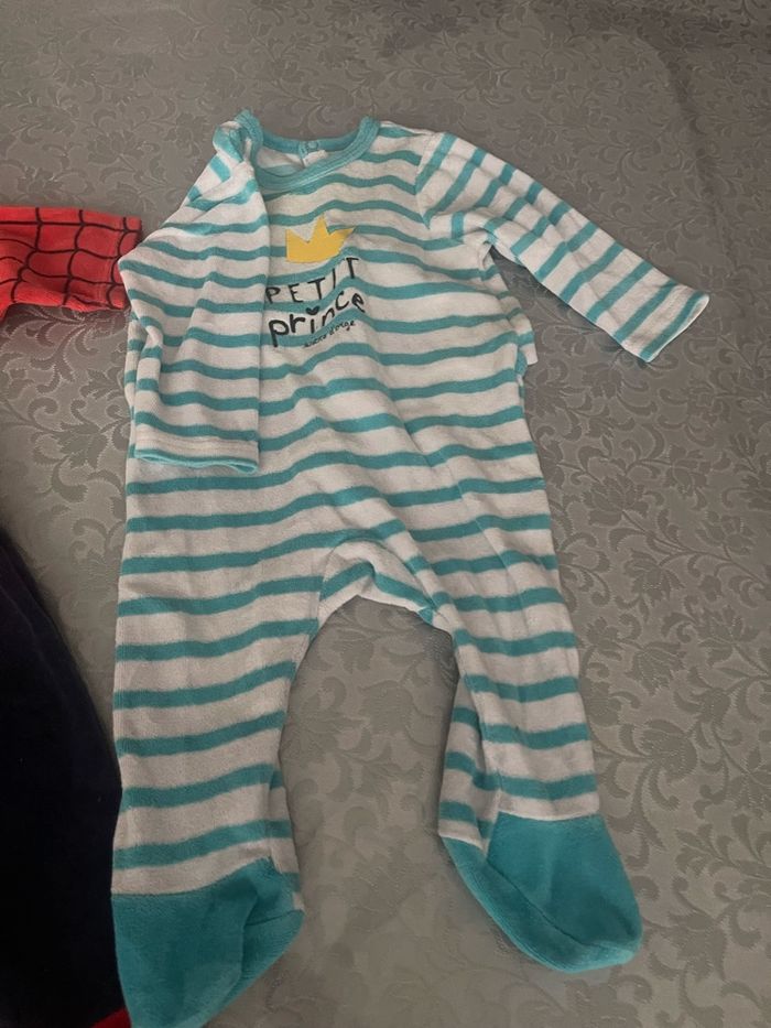 Lot 2 pyjama 6 mois - photo numéro 3