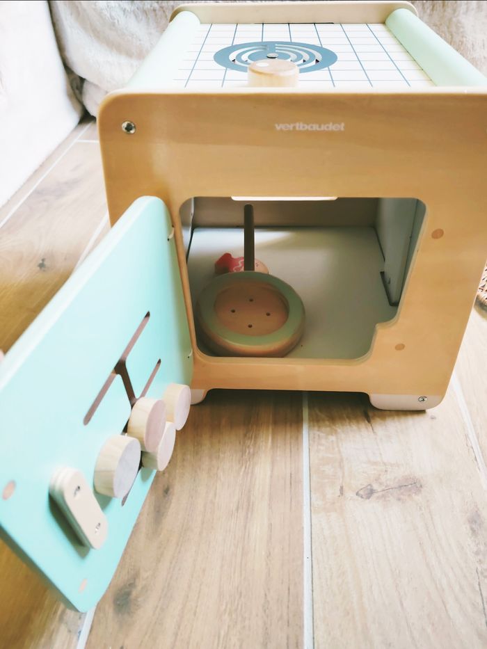 🍳Cuisinière cube multi activités / Jeu d'éveil en bois marque Vertbaudet - photo numéro 6