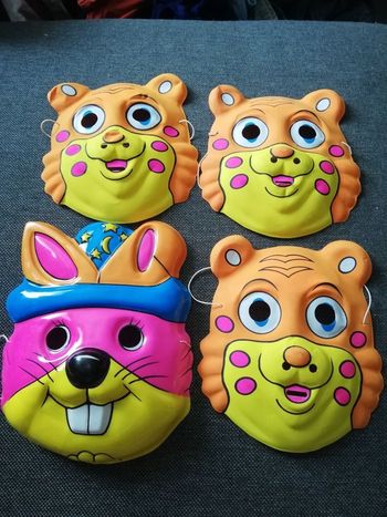 Lot de 4 masques pour déguisement