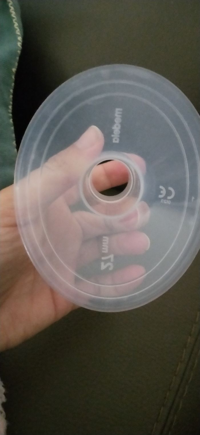 Paire de téterelle medela taille 27 - photo numéro 2