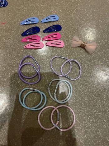 Lot élastiques et barrettes neufs