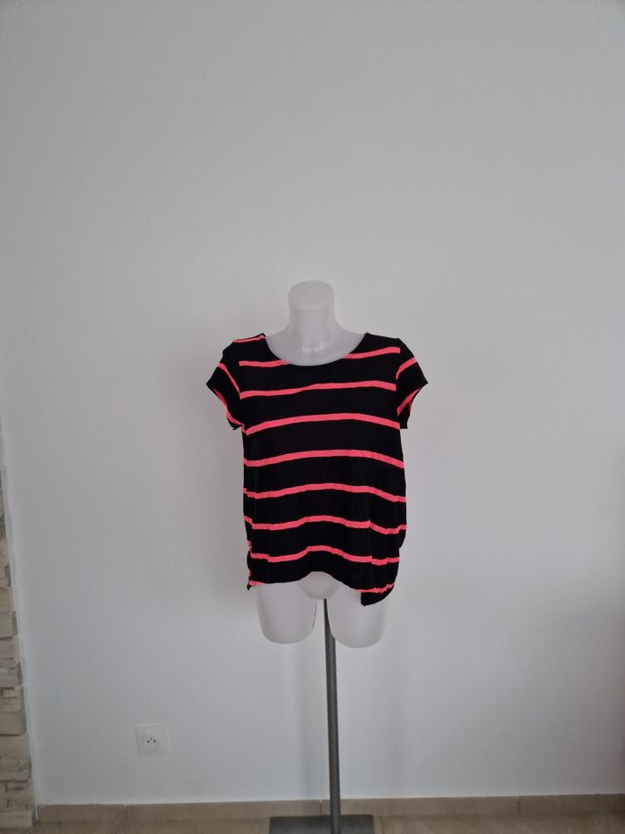 Haut noir à rayure rose dos nu triangle Mim