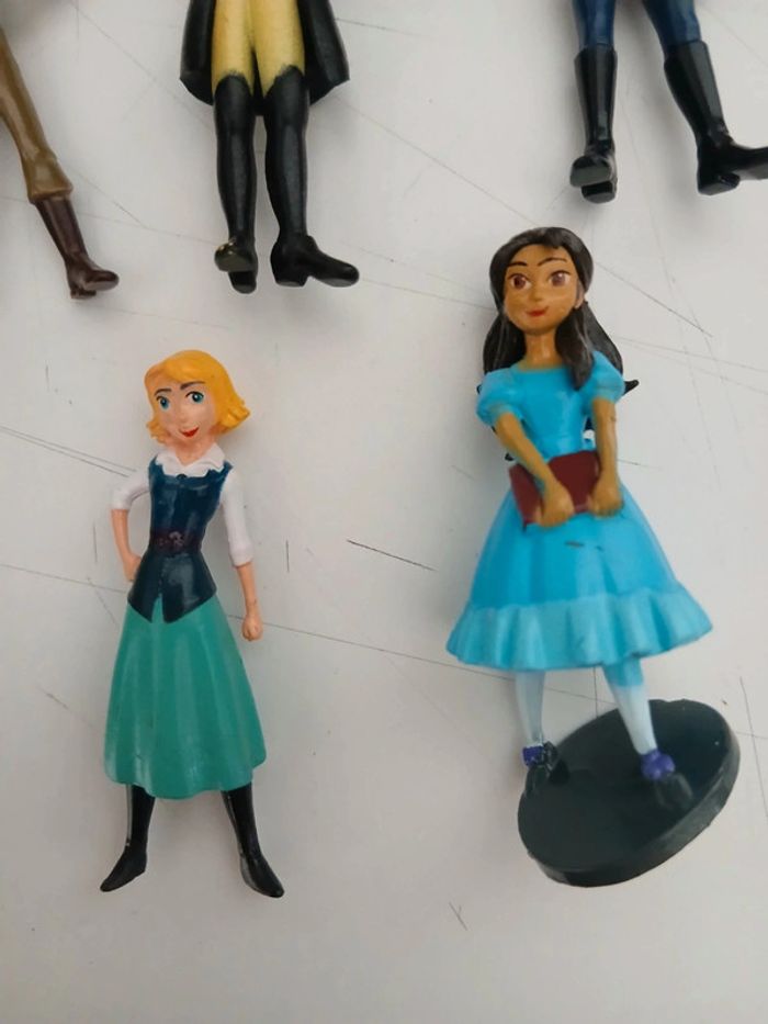 Lot 8 figurines Elena d'Avalor - photo numéro 2