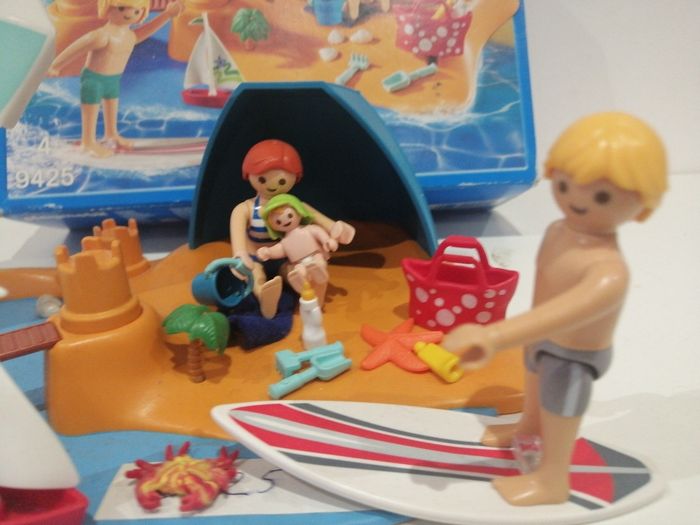 Famille playmobil à la plage - photo numéro 2