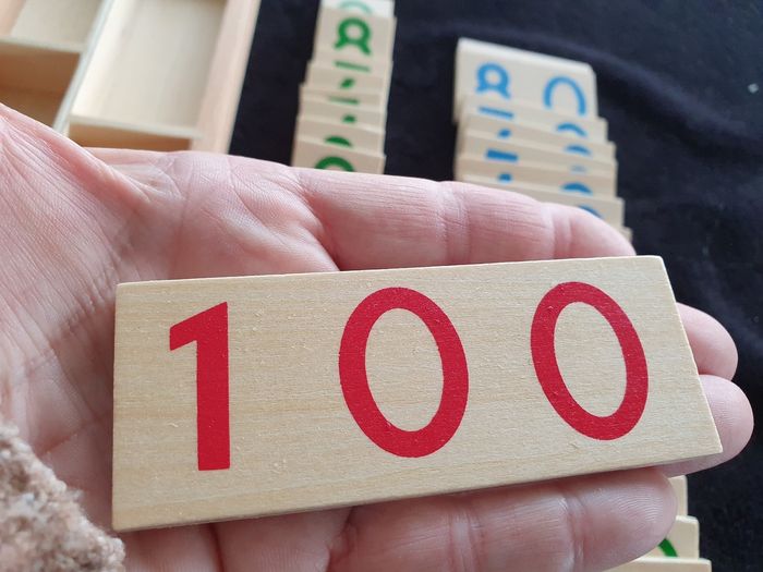 Cartes numérotées en bois méthode montessori - photo numéro 4