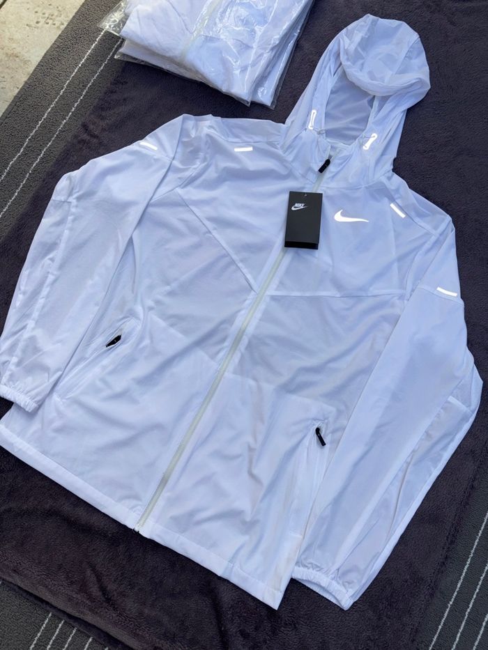 Veste Running Nike neuve - photo numéro 2