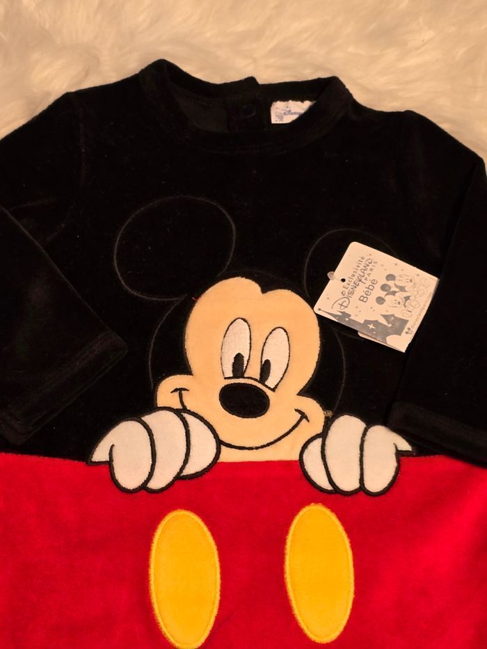 NEUF !!!! ( non porté) 🏷💙😍🤩sublime pyjama disneyland Paris 6 mois💙 - photo numéro 2