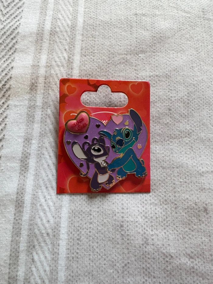 Pins Saint Valentin Stich et Angel