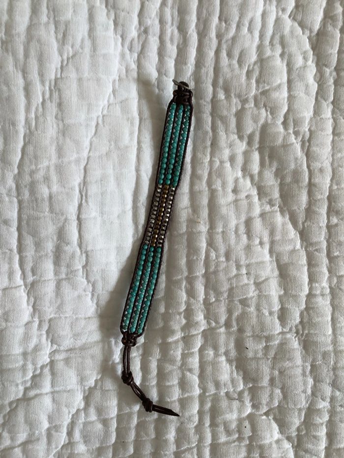 Bracelet cuir, métal et perles dorées et imitation turquoise - photo numéro 2