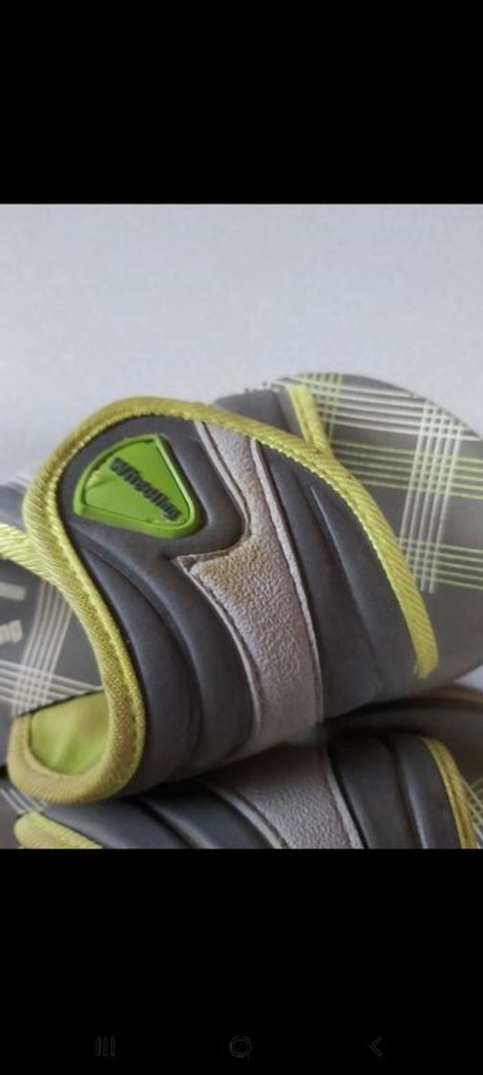 Tong de plage à scratch Pointure 30 - photo numéro 8