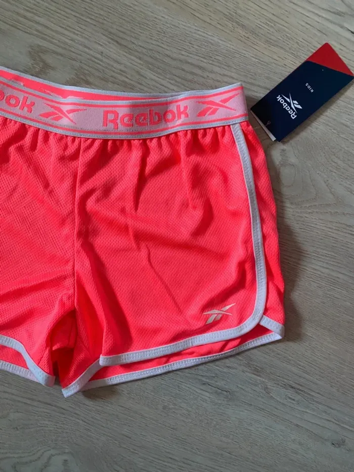Lot de 2 shorts de sport Reebok 13 14 ans Neufs - photo numéro 2