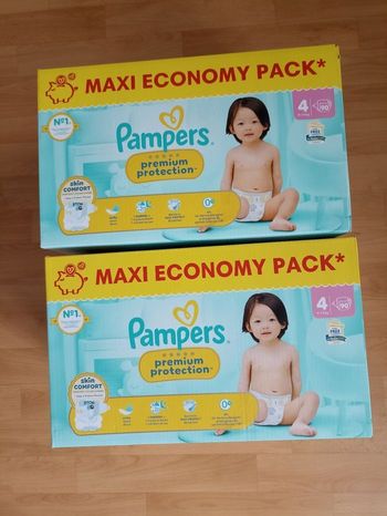 2 cartons de couches Pampers premium protection T4 taille 4