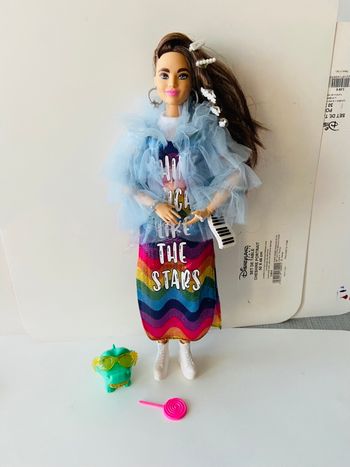 Poupée Barbie extra 