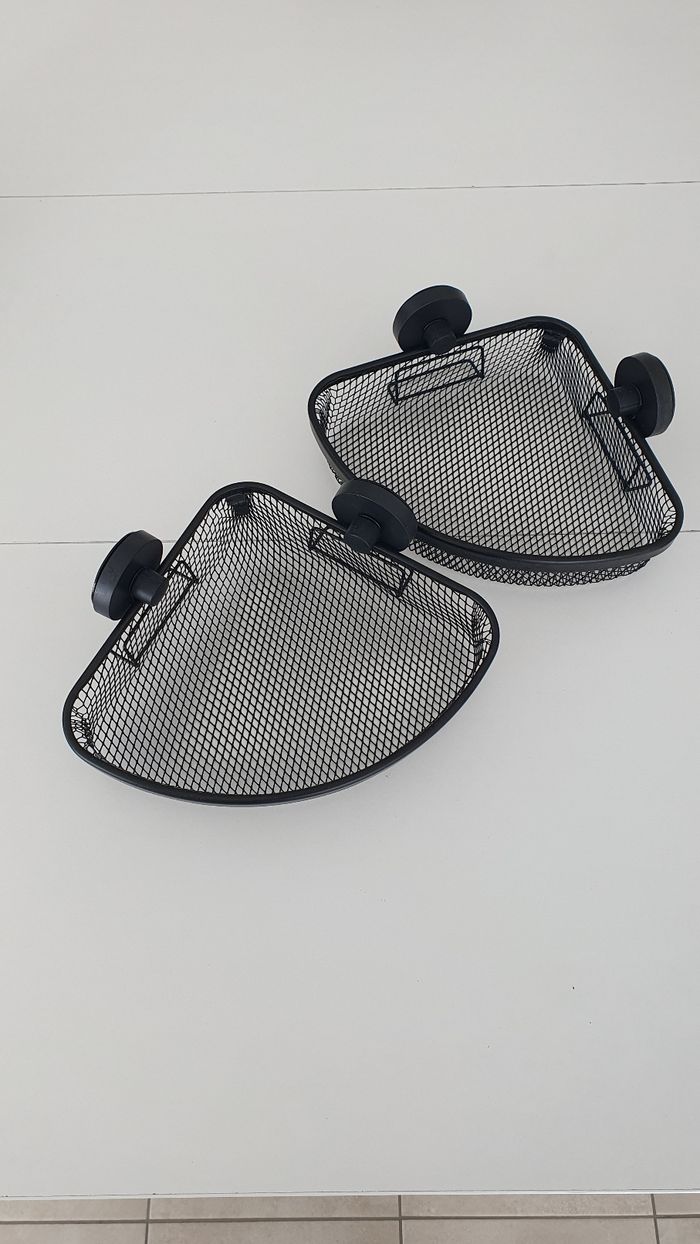 2 paniers à ventouses neufs