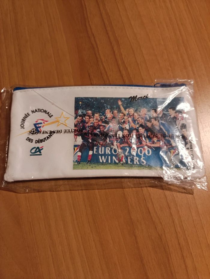 Trousse FFF - Euro 2000 équipe de France - photo numéro 2
